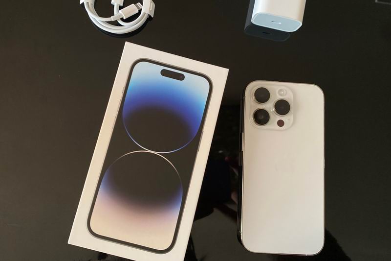 iPhone 14 02.jpg