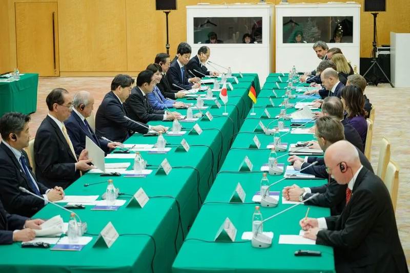 日本和德国同意监测市场必要时进行协调