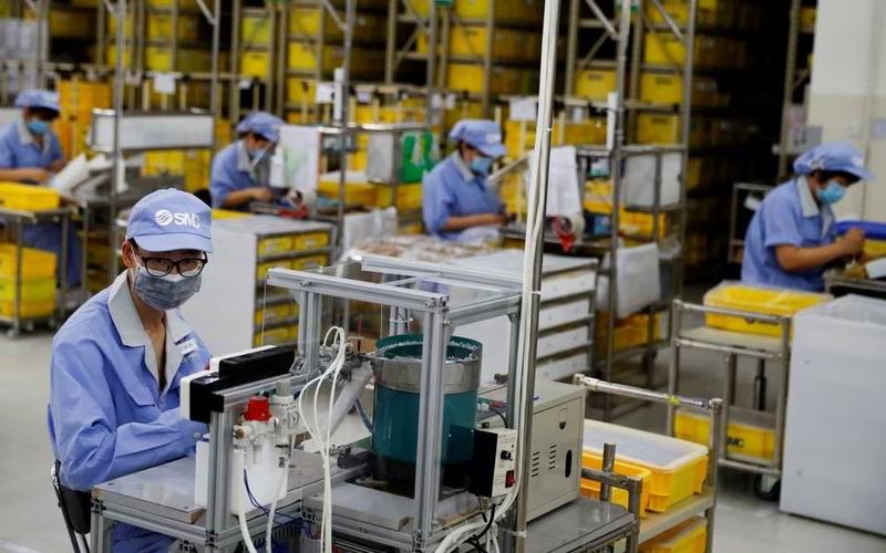 五月中国工厂活动意外增长 - 财新 PMI